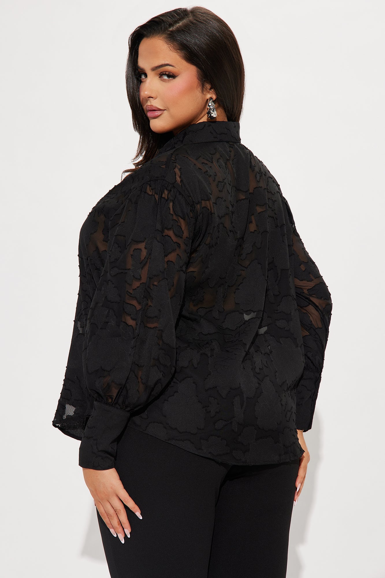 https://cdn.shopify.com/s/files/1/0293/9277/files/08-08-24_S8_26_HF24C710_Black_KJ_IM_11-32-02_PLUS_5871_PXF.jpg?v=1723227195