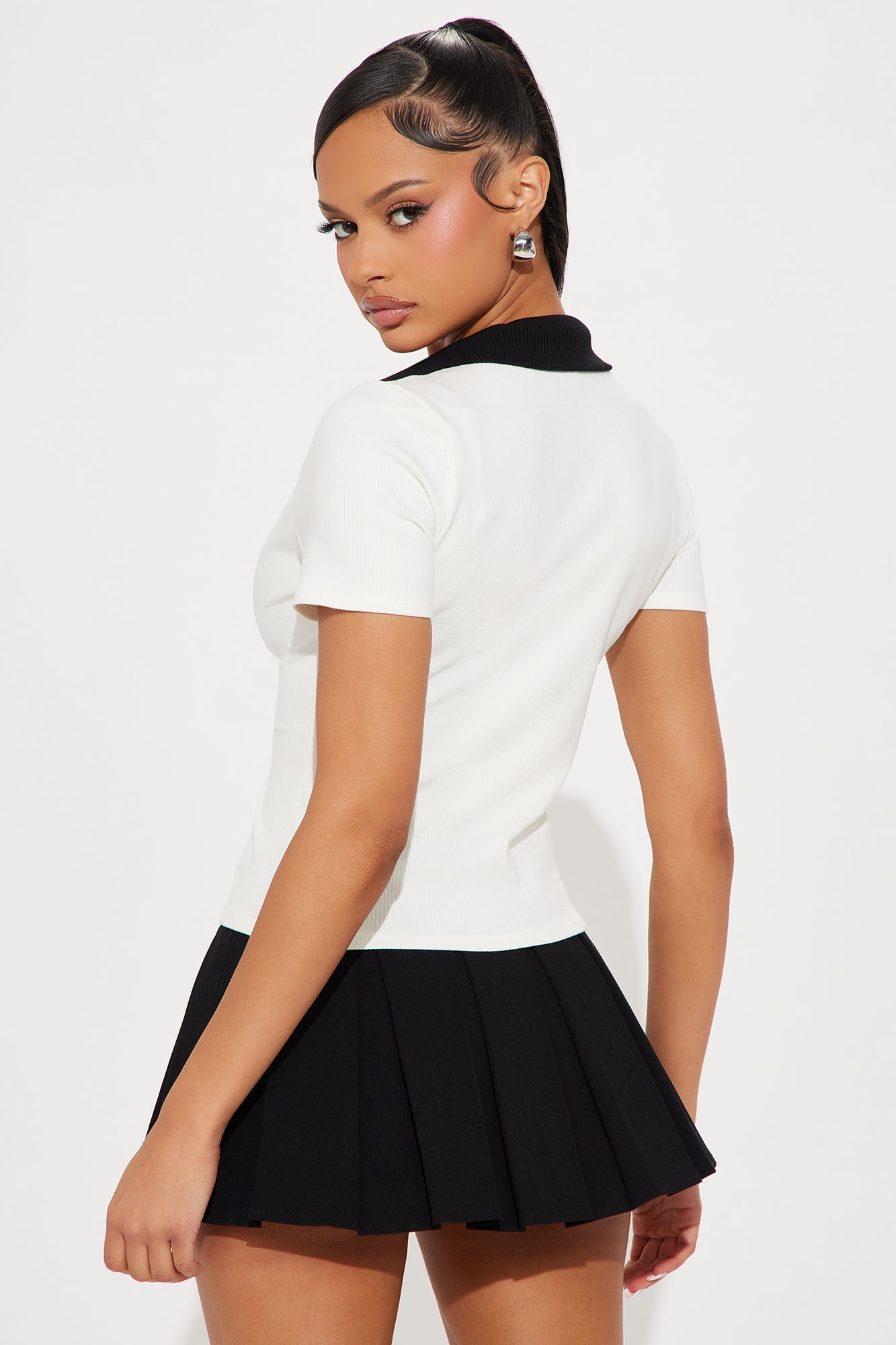 https://cdn.shopify.com/s/files/1/0293/9277/files/01-14-25_S6_68_M4395_WhiteBlack_KJ_DO_15-15-49_6924_PXF.jpg?v=1737054311