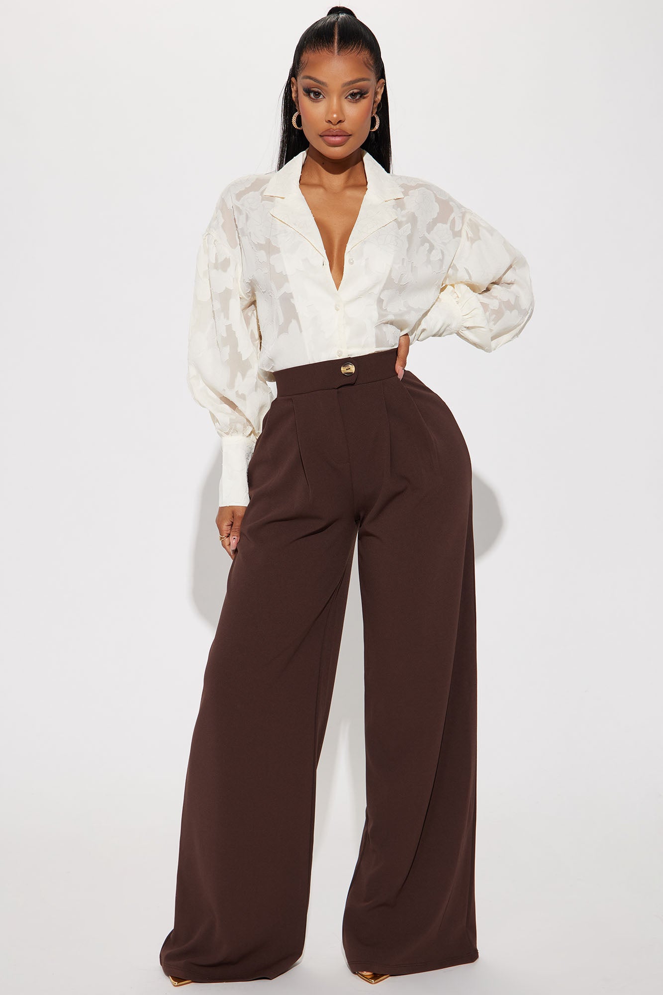 https://cdn.shopify.com/s/files/1/0293/9277/files/09-19-23Studio2_CXB_RL_16-06-05_51_HF24C710_Cream_60052_MP.jpg?v=1695688301