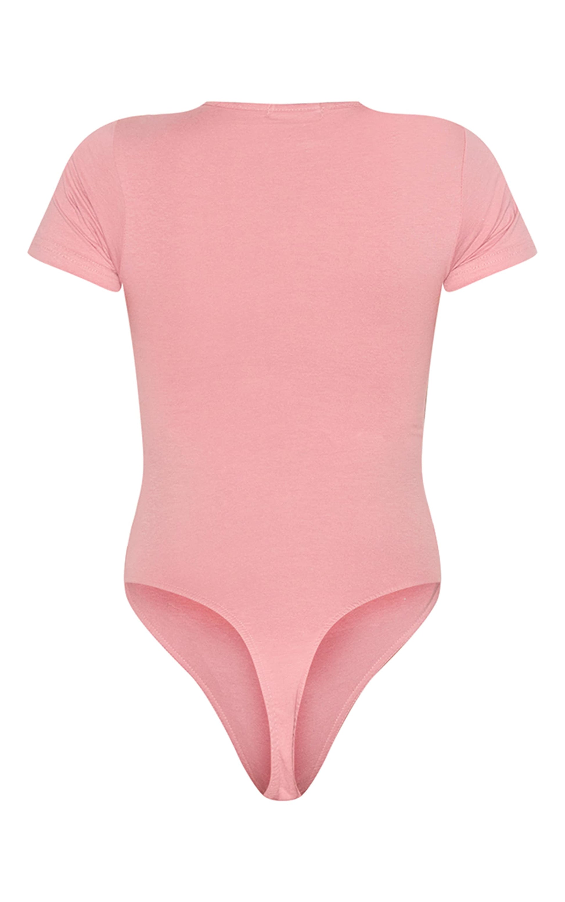 https://cdn-img.prettylittlething.com/8/6/b/c/86bc146b2db72863b4416d52b52ab829a6df9bda_CNF2379_6_prettylittlething_light_pink_logo_short_sleeve_bodysuit.jpg